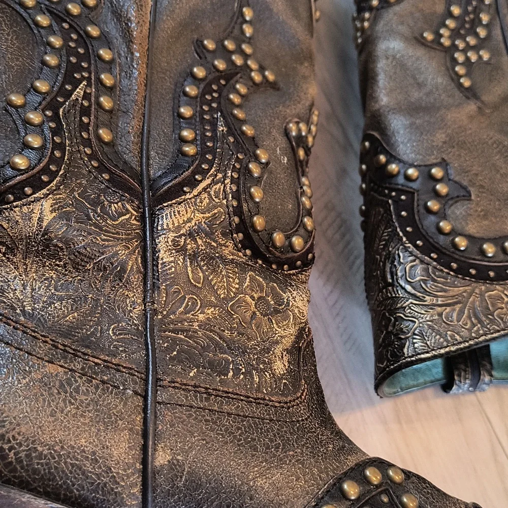 Corral Vintage Boots - Picture 2 of 14